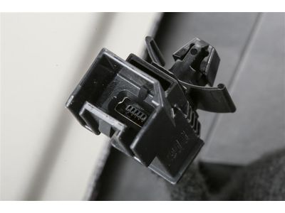 84057254 GM Console, Floor Console, Front Product Photo 5 of 8