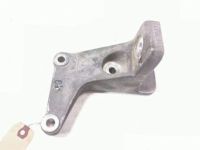 GM 15876977 Front Mount Bracket, Driver Side GM 15876977 Front Mount Bracket, Driver Side