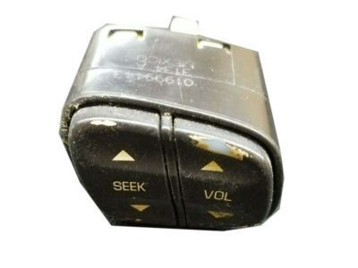 GM 1999443 Radio Switch, Passenger Side GM 1999443 Radio Switch, Passenger Side