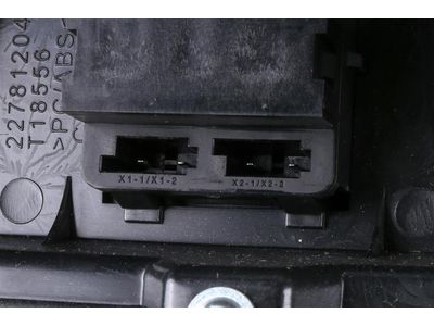 84092102 GM Plate, Seat Separator Console, Front Product Photo 4 of 5