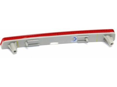 22856325 GM Lens-Rear Bumper Reflector Product Photo 2 of 4