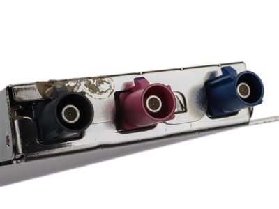 39150397 GM Splitter, Vehicle Navigation / Information Product Photo 3 of 3