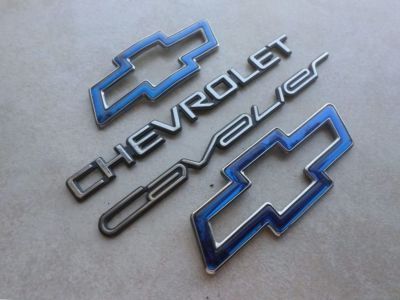 1998 Chevy Cavalier Emblem - 22591873